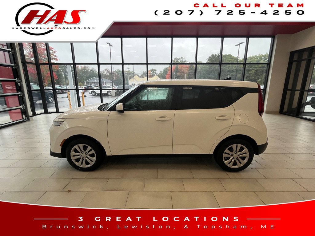 Used 2021 Kia Soul LX FWD image 2
