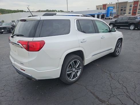 Used 2019 GMC Acadia Denali w/ Technology Package AWD/4WD image 7