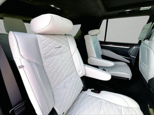 Used 2026 Cadillac Escalade Platinum Sport w/ LPO, ONYX Package AWD/4WD image 29