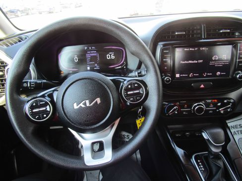 Used 2023 Kia Soul LX w/ Option Group 015 FWD image 16