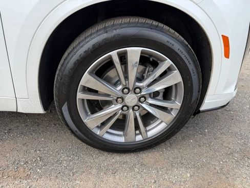 Used 2022 Cadillac XT6 Premium Luxury AWD/4WD image 9