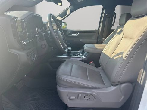 Used 2024 Chevrolet Silverado 1500 LTZ AWD/4WD image 12