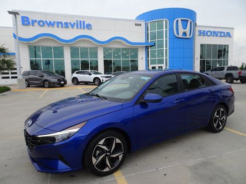 Used 2023 Hyundai Elantra SEL w/ Convenience Package FWD image 1