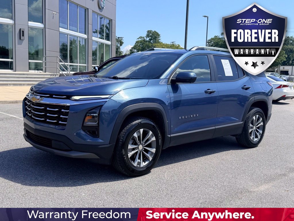Used 2025 Chevrolet Equinox LT w/ Convenience Package II FWD image 3