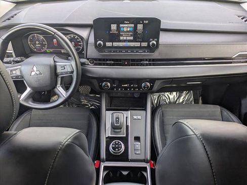 Used 2024 Mitsubishi Outlander 4WD Plug-In Hybrid image 18