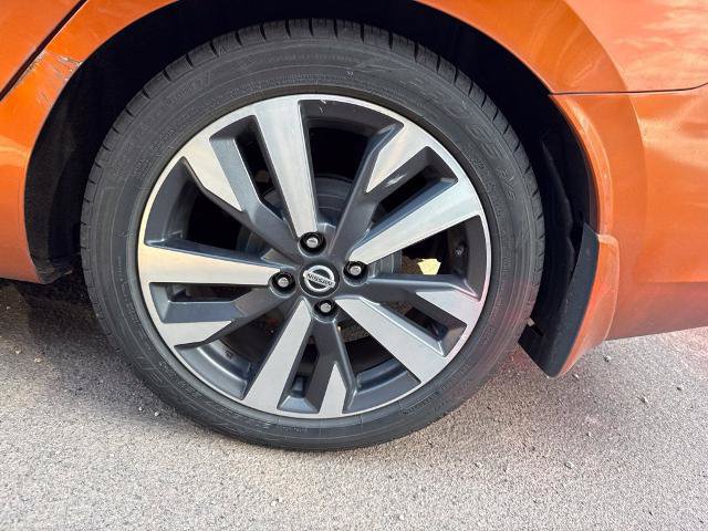 Used 2020 Nissan Versa SR w/ Convenience Package FWD image 5