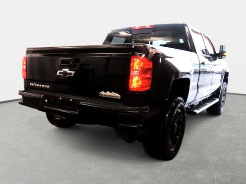 Used 2017 Chevrolet Silverado 2500 High Country w/ Duramax Plus Package AWD/4WD image 4