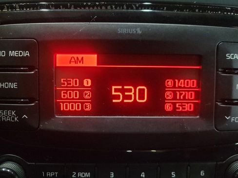 Used 2017 Kia Forte LX image 25