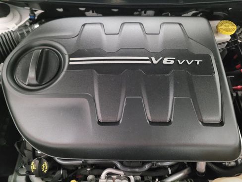 Used 2019 Jeep Cherokee Limited AWD/4WD image 30
