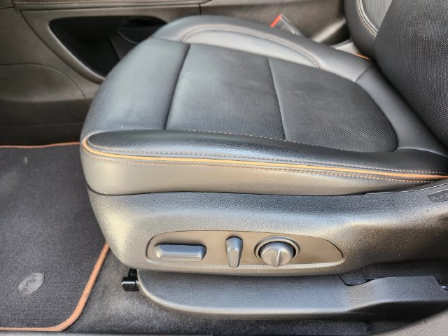 Used 2023 GMC Acadia AT4 w/ Technology Package AWD/4WD image 11