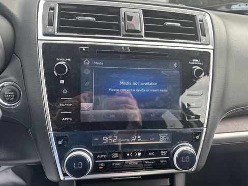 Used 2018 Subaru Outback 2.5i Limited AWD/4WD image 26