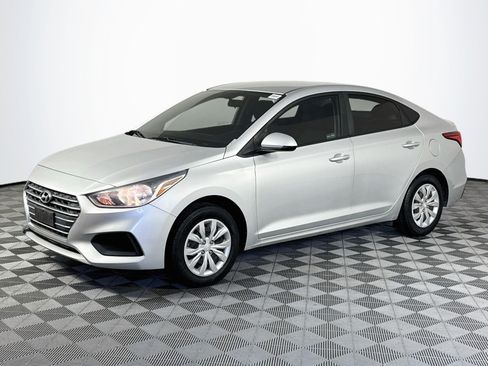 Used 2019 Hyundai Accent SE FWD image 4