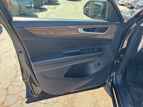 Used 2024 Volkswagen Atlas SE AWD/4WD image 18