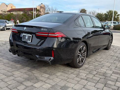 Certified 2025 BMW 540i xDrive w/ M Sport Package image 10