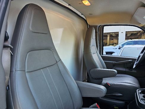 New 2025 GMC Savana 3500 Work Van w/ Power Convenience Package image 21