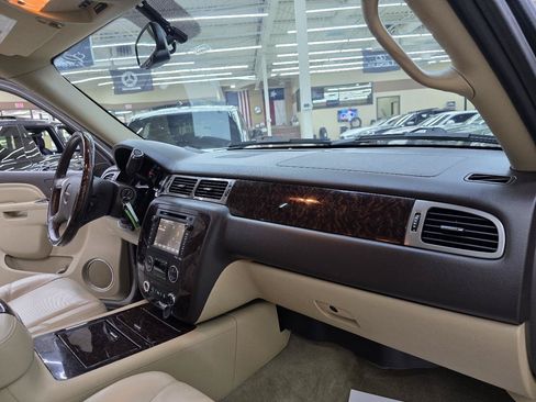 Used 2013 GMC Yukon Denali RWD image 22