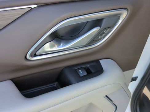 Used 2024 Chevrolet Tahoe LT RWD image 15