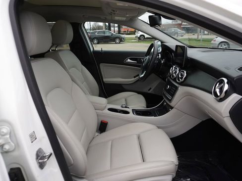 Used 2018 Mercedes-Benz GLA 250 4MATIC image 29