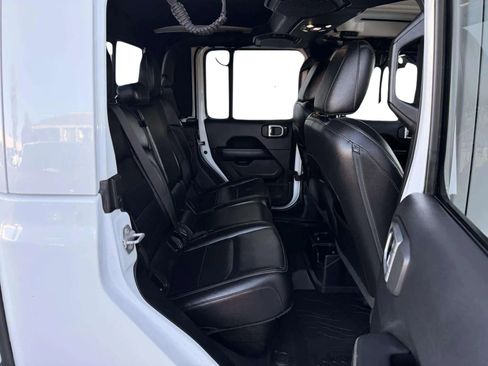 Used 2020 Jeep Gladiator Overland w/ Popular Equipment Package image 15