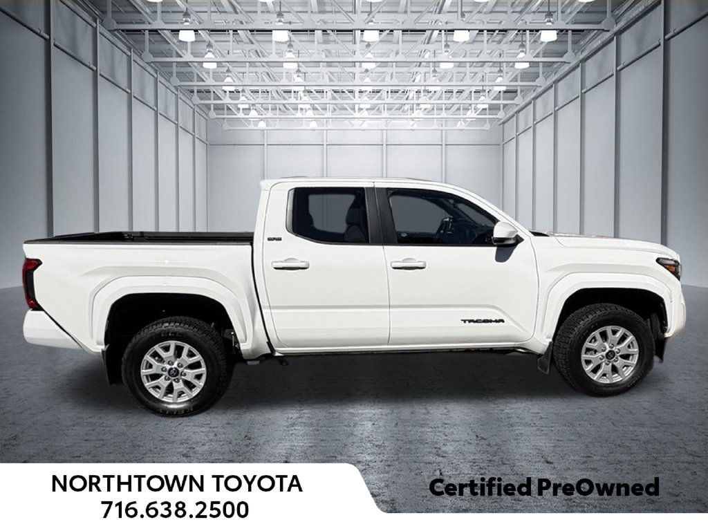 Used 2024 Toyota Tacoma SR5 AWD/4WD image 4