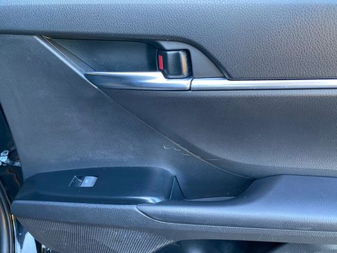 Used 2020 Toyota Camry SE image 40