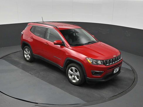 Used 2019 Jeep Compass Latitude w/ Popular Equipment Group AWD/4WD image 14