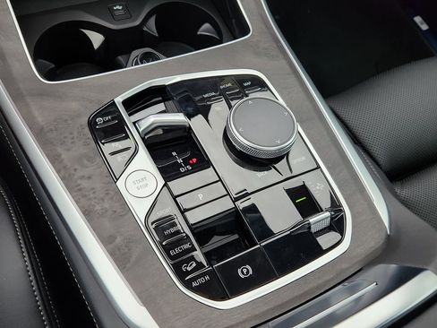 New 2026 BMW X5 xDrive50e w/ Premium Package AWD/4WD image 18