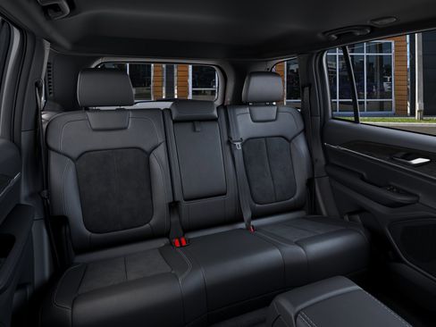 New 2026 Jeep Grand Cherokee Altitude RWD image 15