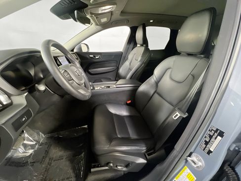 Used 2023 Volvo XC60 B5 Core w/ Climate Package image 21