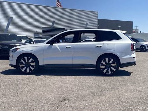 Certified 2025 Volvo EX90 Ultra AWD/4WD image 9