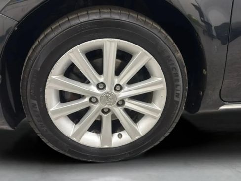 Used 2012 Toyota Camry XLE w/ Convenience Pkg FWD image 25