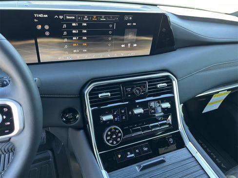 New 2026 Nissan Armada Platinum image 11