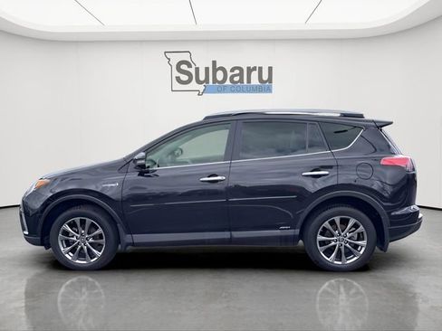 Used 2018 Toyota RAV4 Limited w/ Carpet Mat Package image 4