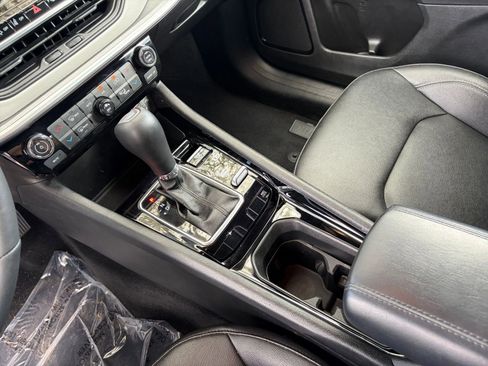 Used 2025 Jeep Compass Limited image 37