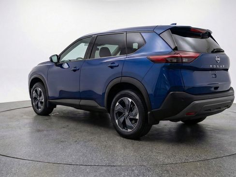 Used 2025 Nissan Rogue SV AWD/4WD image 6