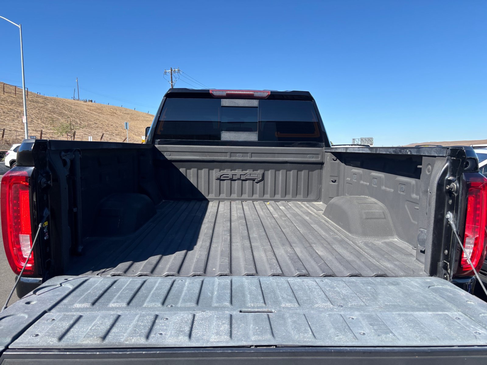 Used 2020 GMC Sierra 2500 AT4 w/ AT4 Premium Package AWD/4WD image 20