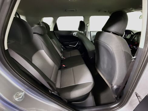 Used 2023 Kia Soul LX w/ LX Technology Package FWD image 26