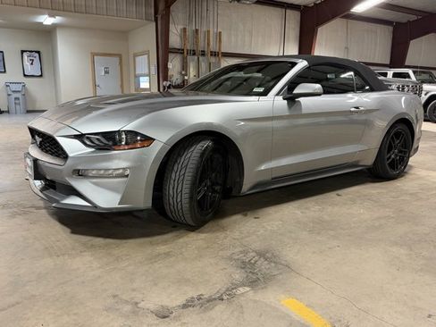 Used 2022 Ford Mustang Premium image 4