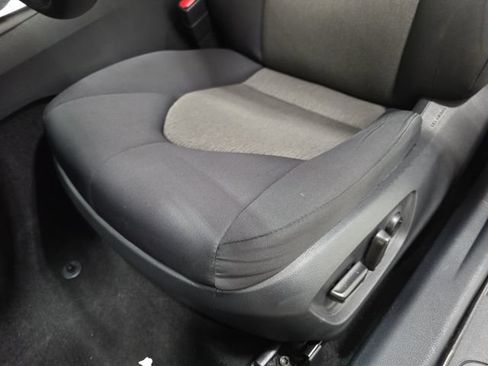 Used 2021 Toyota Camry LE FWD image 27