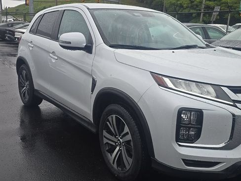 Used 2025 Mitsubishi Outlander Sport SE AWD/4WD image 2