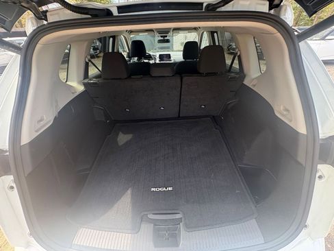 Used 2025 Nissan Rogue SV AWD/4WD image 29