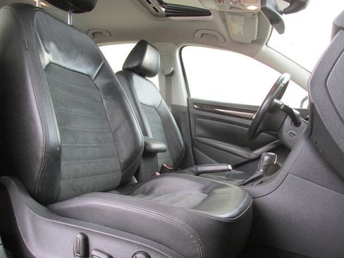Used 2014 Volkswagen Passat TDI SEL Premium FWD image 21