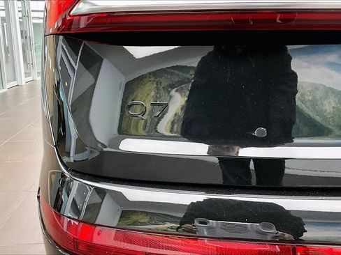 Used 2025 Audi Q7 3.0T Premium Plus w/ Premium Plus Package image 32