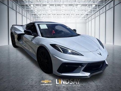 Used 2023 Chevrolet Corvette Stingray Preferred Cpe w/ Z51 Performance Package RWD image 3