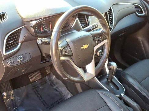 Certified 2019 Chevrolet Trax LT w/ LT Convenience Package image 16