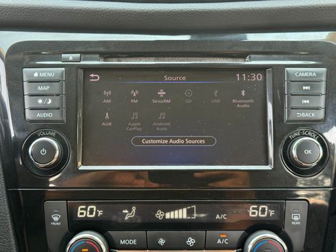 Used 2020 Nissan Rogue SL FWD image 25