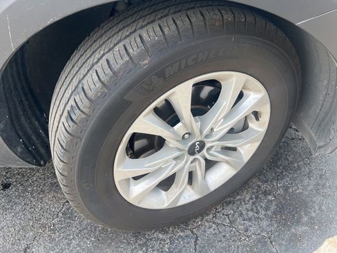 Used 2022 Kia Telluride LX AWD/4WD image 10