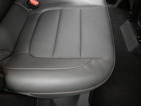Used 2021 Chevrolet TrailBlazer RS FWD image 16