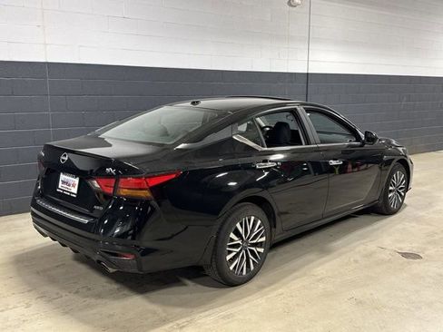 Used 2023 Nissan Altima 2.5 SV w/ SV Premium Package image 17