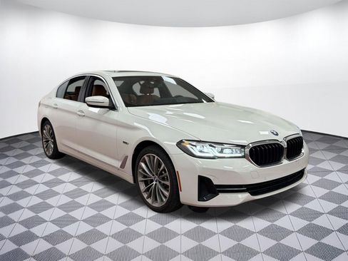 Certified 2023 BMW 530e xDrive w/ Premium Package image 7